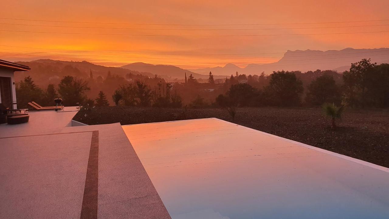 Studio Independant Vue Magnifique Et Au Calme 크레스트 외부 사진