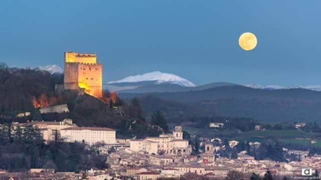 Studio Independant Vue Magnifique Et Au Calme 크레스트 외부 사진